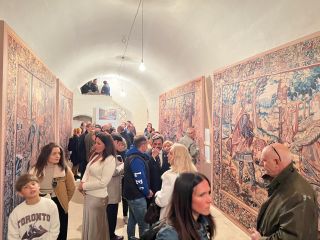 ⚫️ V Sobotu 24.5. jsme byli na vernisáži výstavy fotoreprodukcí gobelínů v zámku Brtnice. Tristan a Isolda. ⚫️ Jsme rádi,...